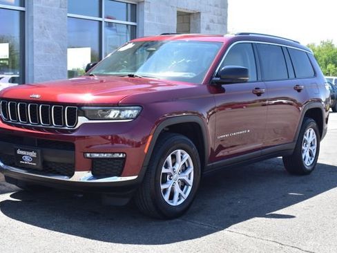 Used 2022 Jeep Grand Cherokee L Limited AWD/4WD image 16