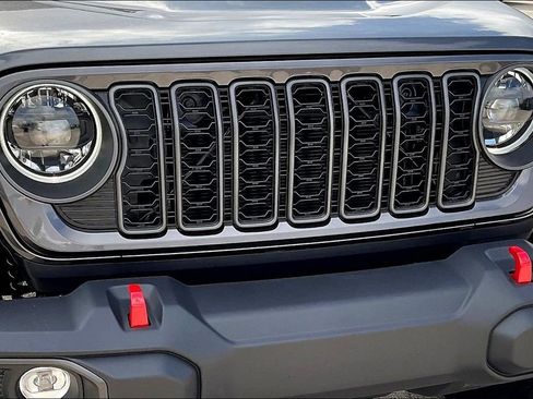 New 2025 Jeep Gladiator Rubicon w/ Convenience Group image 35