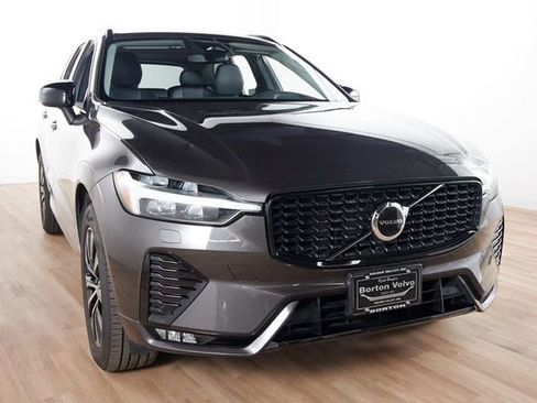 Certified 2025 Volvo XC60 B5 Core AWD/4WD image 3