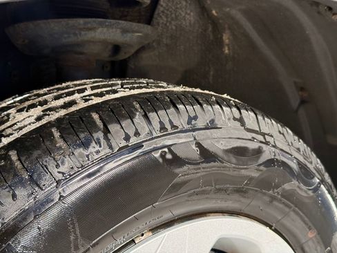 Used 2019 Toyota RAV4 LE w/ Carpet Mat Package image 11