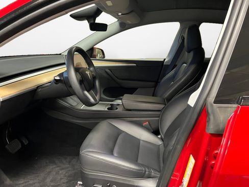 Used 2023 Tesla Model Y Long Range image 11