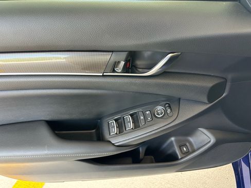 Used 2019 Honda Accord Sport image 15