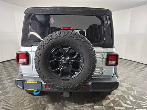 Used 2024 Jeep Wrangler Unlimited AWD/4WD image 4