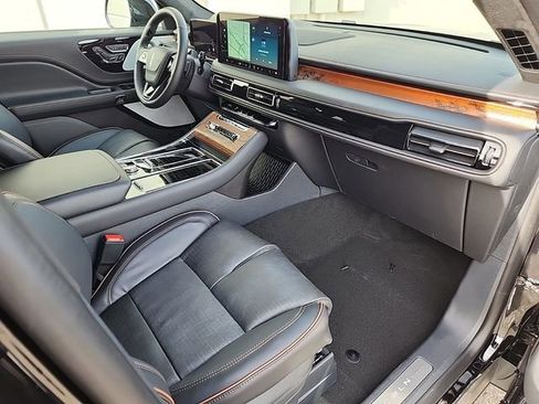 New 2025 Lincoln Aviator Black Label w/ Jet Appearance Package image 14