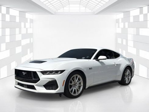 Used 2024 Ford Mustang GT Premium RWD image 3
