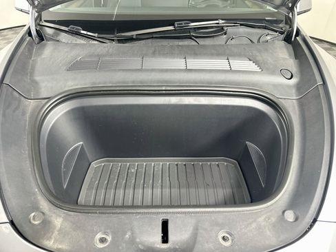 Used 2024 Tesla Model Y Long Range AWD/4WD image 33