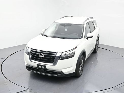 Used 2023 Nissan Pathfinder SV FWD image 17