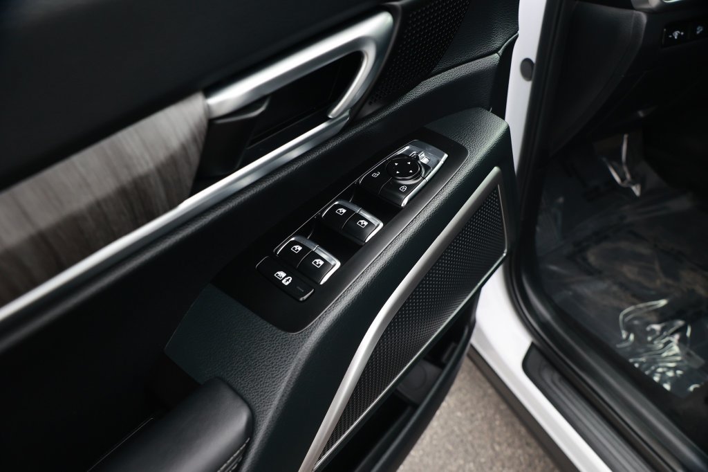 Used 2025 Kia Telluride EX w/ EX Captain's Chair Package FWD image 19
