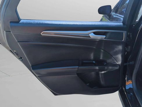 Used 2019 Ford Fusion SEL FWD image 36