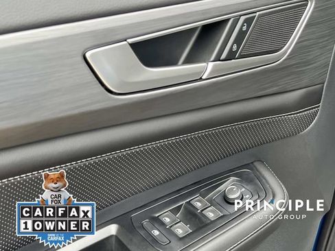 Used 2025 Volkswagen Atlas Cross Sport SE FWD image 13