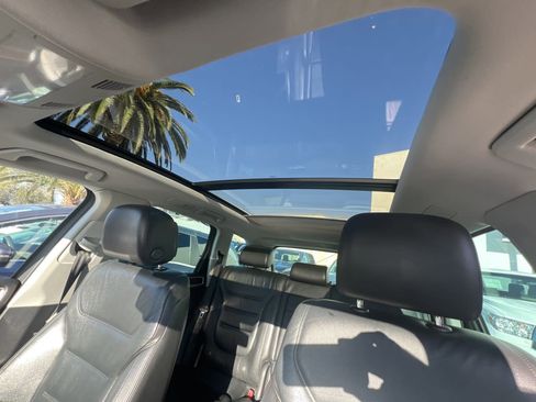 Used 2014 Volkswagen Touareg TDI image 17