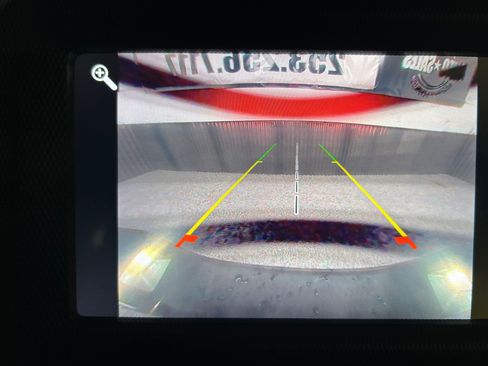 Used 2020 Jeep Gladiator Sport w/ Technology Group image 16