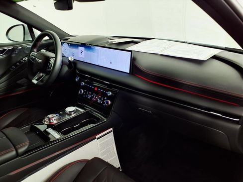 Certified 2025 Genesis G80 3.5T Sport image 9