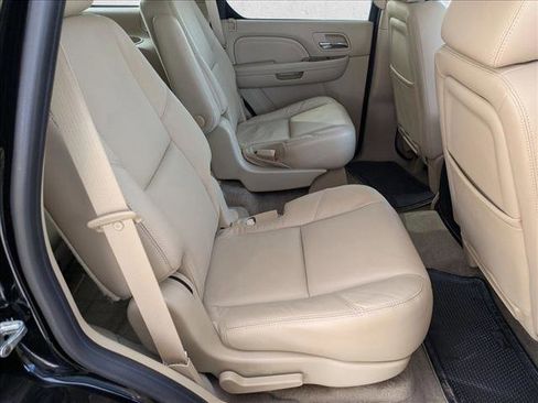 Used 2009 Cadillac Escalade AWD image 23