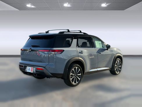 New 2026 Nissan Pathfinder Platinum image 8