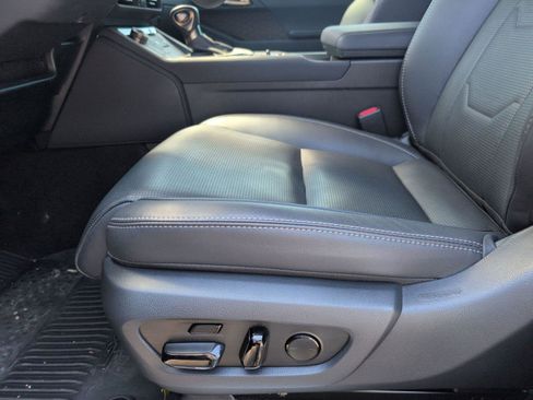 Certified 2025 Lexus GX 550 BASE w/ Accessory Package (2T) image 11