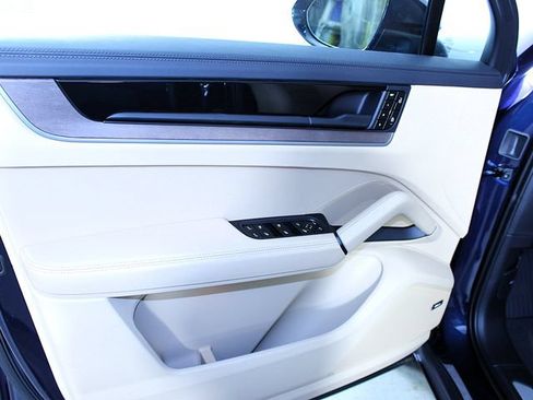 New 2026 Porsche Cayenne S AWD/4WD image 19