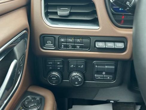 Certified 2024 Chevrolet Tahoe High Country AWD/4WD image 21