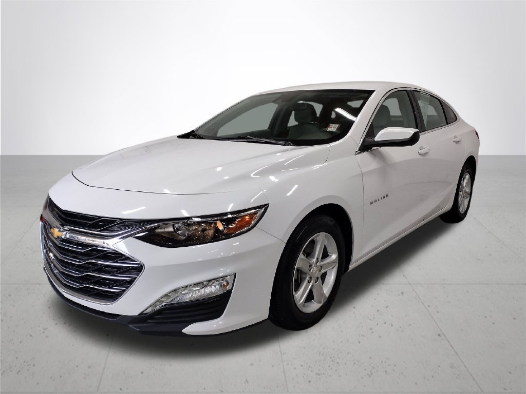 Used 2024 Chevrolet Malibu LT FWD image 2