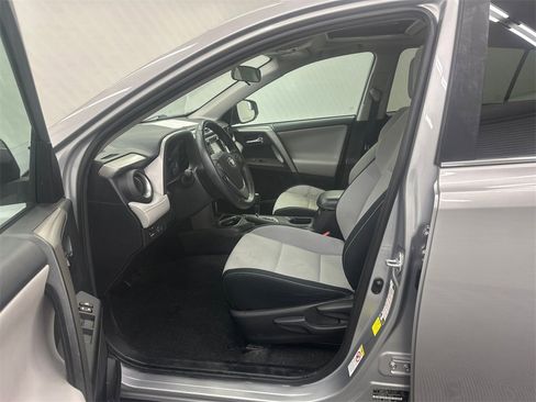 Used 2017 Toyota RAV4 XLE image 9