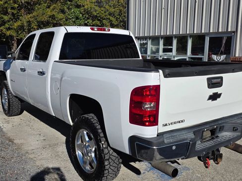 Used 2014 Chevrolet Silverado 2500 LTZ w/ LTZ Plus Package AWD/4WD image 5