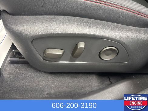 Used 2024 Chevrolet Traverse RS image 12