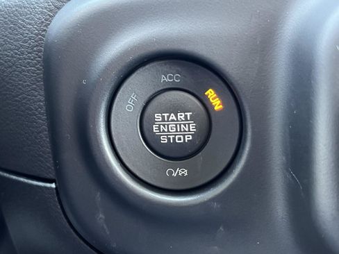 Used 2023 Jeep Wrangler Unlimited Sport AWD/4WD image 30