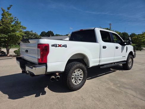 Used 2017 Ford F250 XLT AWD/4WD image 6