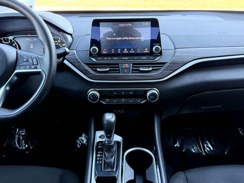 Used 2024 Nissan Altima 2.5 SV FWD image 23