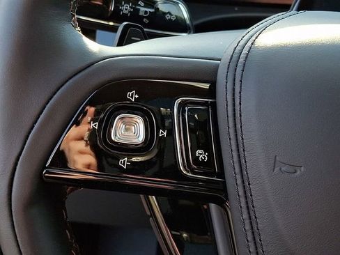 New 2026 Lincoln Aviator AWD image 18
