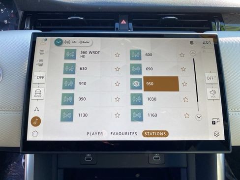 Used 2025 Land Rover Discovery Sport Dynamic SE image 26