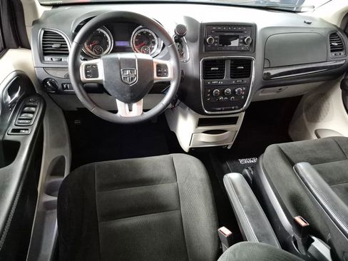 Used 2015 Dodge Grand Caravan SE w/ Quick Order Package 29E SE FWD image 10