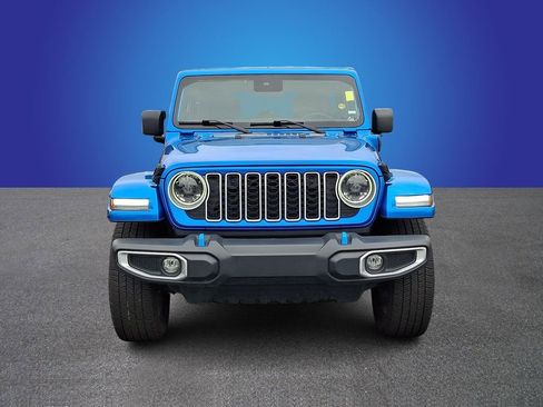 Used 2024 Jeep Wrangler Unlimited Sahara AWD/4WD image 2