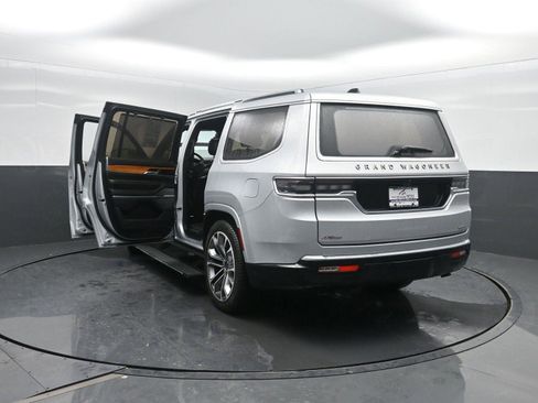 Used 2024 Jeep Grand Wagoneer Series III image 51