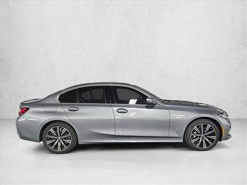 Used 2026 BMW 330i Sedan w/ Premium Package RWD image 4