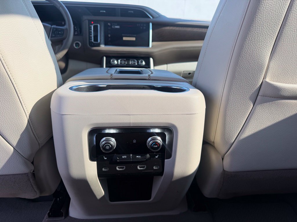 Used 2024 GMC Yukon Denali w/ Denali Reserve Package AWD/4WD image 27