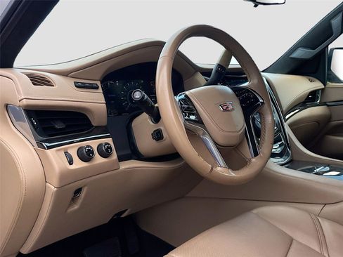 Used 2020 Cadillac Escalade ESV Platinum AWD/4WD image 9