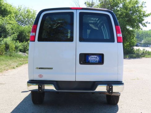 Used 2025 Chevrolet Express 2500 w/ Driver Convenience Package RWD image 15