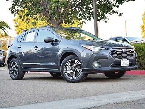 Used 2024 Subaru Crosstrek 2.0i Premium image 2