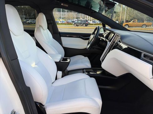 Used 2016 Tesla Model X 75D image 19