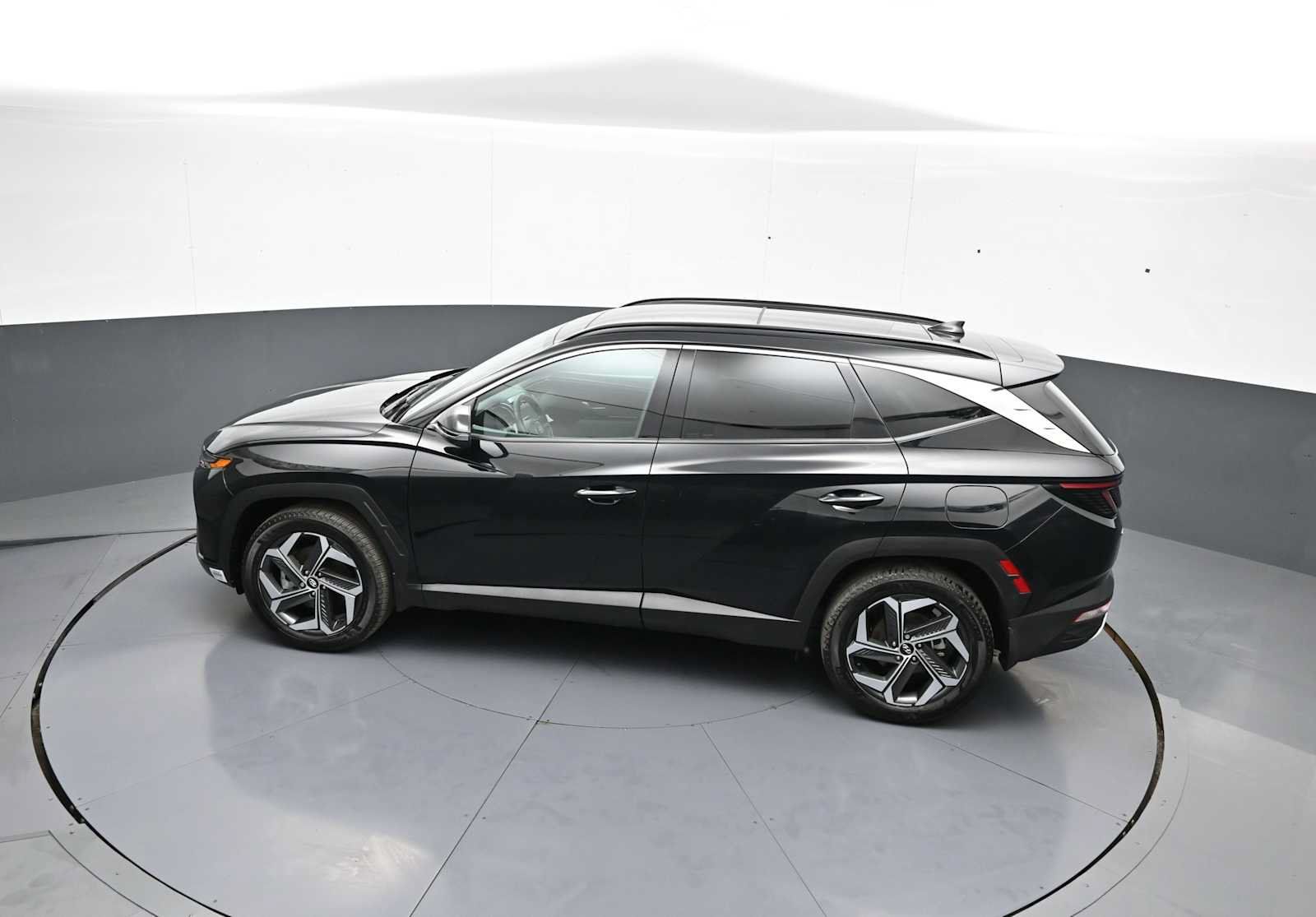 Certified 2024 Hyundai Tucson Limited AWD/4WD image 44