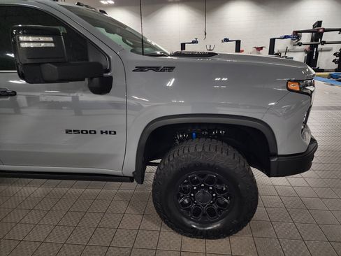 Used 2024 Chevrolet Silverado 2500 ZR2 w/ ZR2 Bison Edition image 11