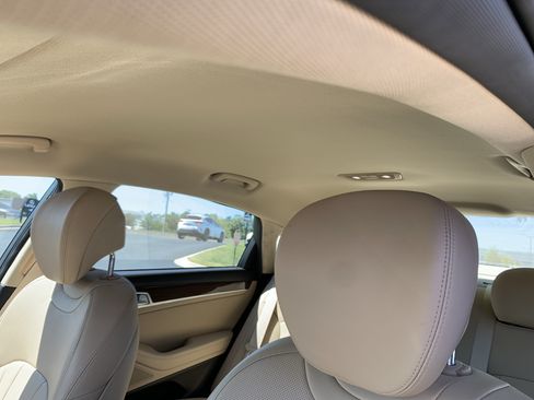 Used 2018 Genesis G80 3.8 RWD image 28