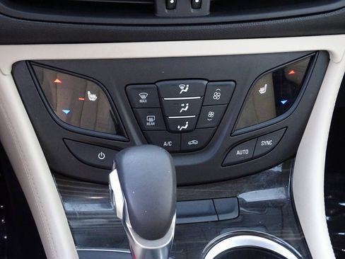 Used 2020 Buick Envision Preferred image 23