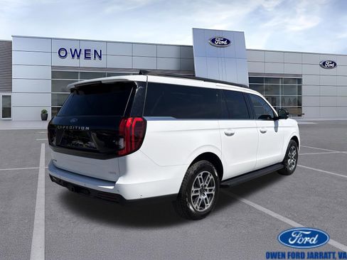 Certified 2025 Ford Expedition Max Active AWD/4WD image 4