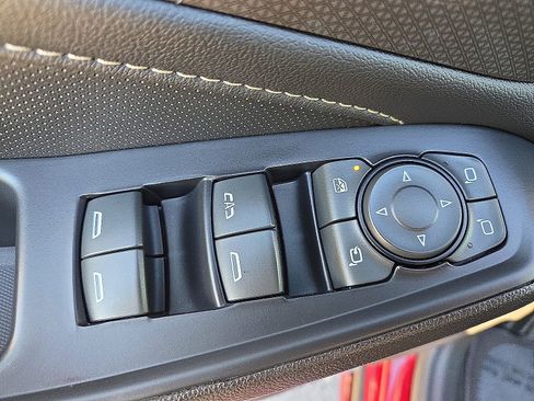 Used 2022 Chevrolet Traverse Premier image 16