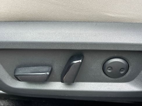 Used 2025 Nissan Rogue SV AWD/4WD image 22