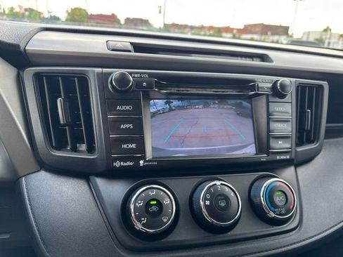 Used 2017 Toyota RAV4 LE FWD image 20