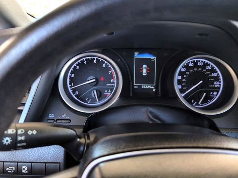 Used 2022 Toyota Camry LE image 17