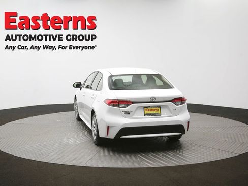 Used 2022 Toyota Corolla LE image 65